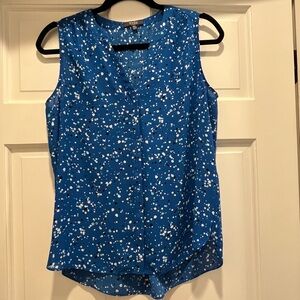 NYDJ Sleeveless Blue Blouse with Polkadots. Size XS.